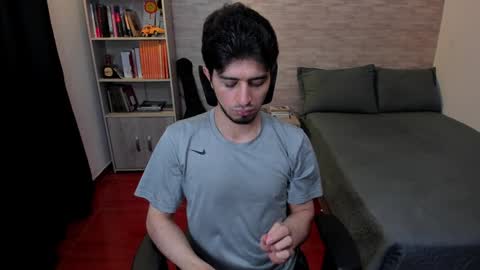 Aaron online show from 02-02-25, 07:46