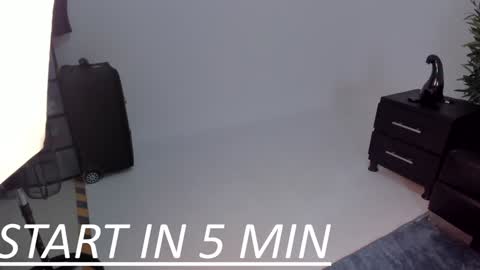 Snapshot of aaron_whitee chatting on 12-31-24, 11:20 Aaron online show from 12-31-24, 11:20