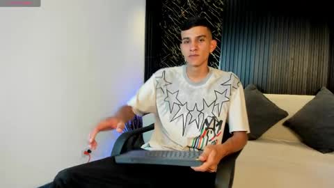 Aaron online show from 04-01-26, 08:06