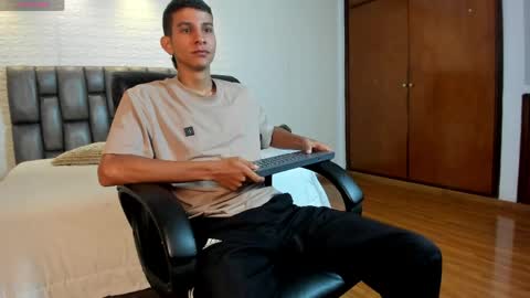 Aaron online show from 04-14-26, 08:37