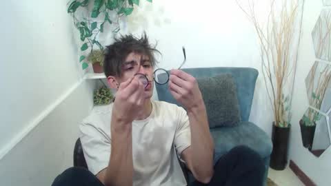 Snapshot of aaronbeer_ chatting on 03-03-26, 01:06 Aaron online show from 03-03-26, 01:06