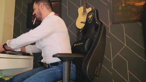 Aaron online show from 02-02-25, 10:17