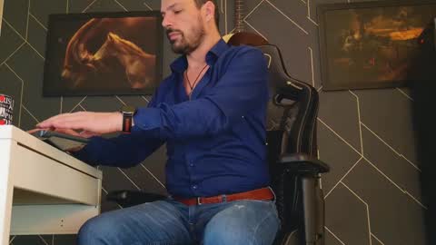 Aaron online show from 02-14-25, 07:17