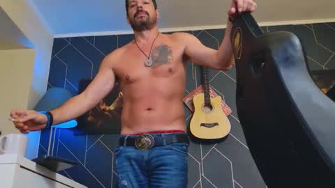 Aaron online show from 10-01-25, 02:39