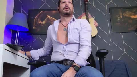 Aaron online show from 11-17-25, 04:18