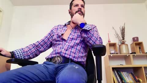 Aaron online show from 04-13-26, 04:40