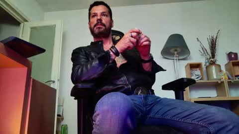 Snapshot of aaronbomer chatting on 06-02-26, 05:26 Aaron online show from 06-02-26, 05:26
