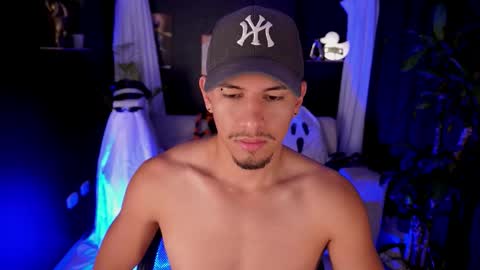 AARON  online show from 10-05-25, 12:36