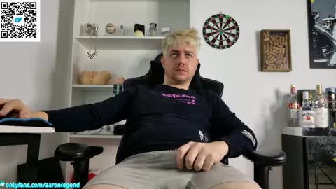 Aaron  online show from 04-10-26, 05:12