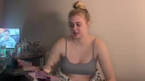 Snapshot of ababyy2901 chatting on 10-28-25, 06:17 ababyy2901 online show from 10-28-25, 06:17