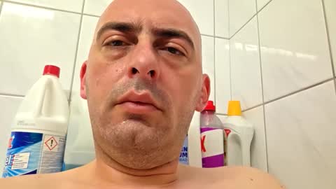 Snapshot of abas1986 chatting on 04-21-26, 08:09 abas1986 online show from 04-21-26, 08:09