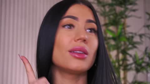 Snapshot of abbela_white chatting on 01-24-25, 08:44 Alexa online show from 01-24-25, 08:44