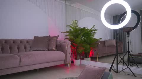 Snapshot of abbela_white chatting on 09-09-25, 07:08 Alexa online show from 09-09-25, 07:08