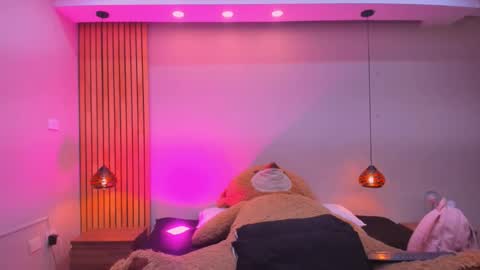 Snapshot of abbieedmond chatting on 12-17-25, 03:45 Abbie Edmond online show from 12-17-25, 03:45