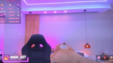 Snapshot of abbieedmond chatting on 12-23-25, 03:48 Abbie Edmond online show from 12-23-25, 03:48