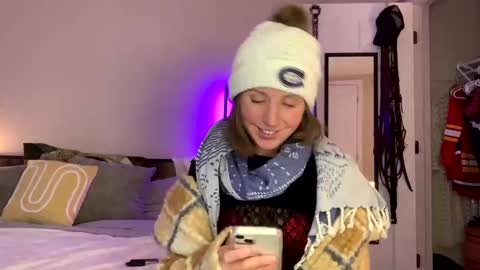 Snapshot of abbienextdoor chatting on 03-02-25, 09:54 Abbie online show from 03-02-25, 09:54