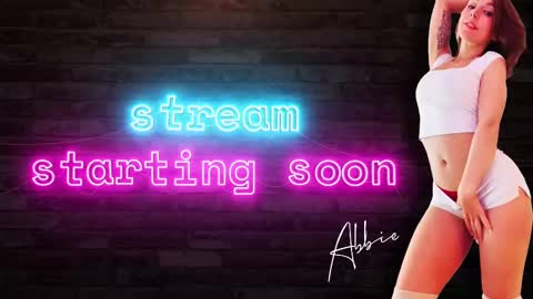 Snapshot of abbienextdoor chatting on 10-21-25, 12:33 Abbie online show from 10-21-25, 12:33