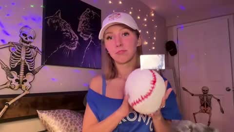 Snapshot of abbienextdoor chatting on 11-02-25, 02:14 Abbie online show from 11-02-25, 02:14