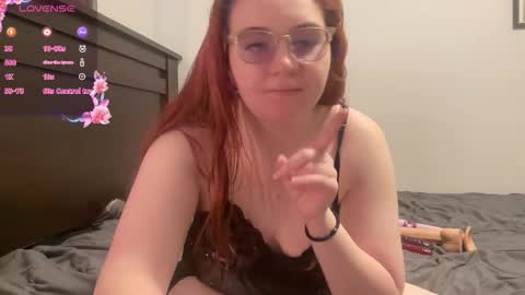 Snapshot of abbiwillow chatting on 12-22-25, 03:42 Abbi Willow online show from 12-22-25, 03:42