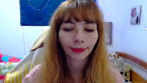 Snapshot of abbiwinter chatting on 03-11-26, 10:10 Abbi Winter online show from 03-11-26, 10:10