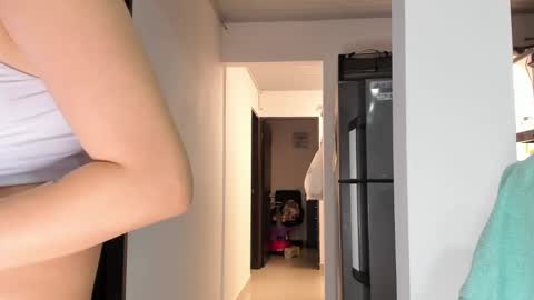 Snapshot of abby_saenz01 chatting on 09-20-25, 06:53 Abby Saenz online show from 09-20-25, 06:53