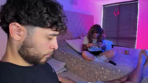 Snapshot of abbyandchris1 chatting on 10-11-25, 03:54 START TRANSMISSION ---- AM COLOMBIA TIME online show from 10-11-25, 03:54