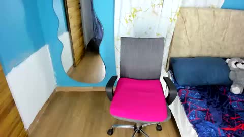 Snapshot of abbyhowlland chatting on 10-09-25, 05:38 sara online show from 10-09-25, 05:38