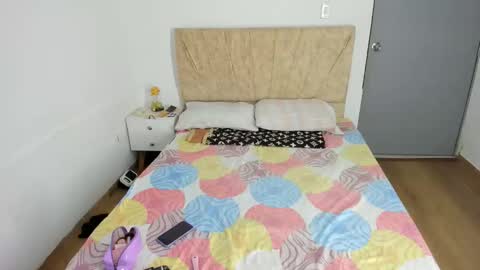 Snapshot of abbyhowlland chatting on 12-14-25, 12:49 sara online show from 12-14-25, 12:49