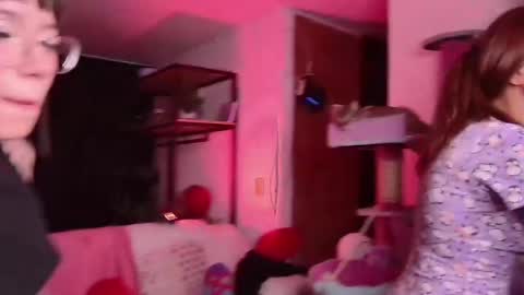 Snapshot of abbylizzyxx chatting on 02-15-25, 01:21 Abby Lizzy online show from 02-15-25, 01:21