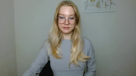 Abby Lovense is active online show from 09-13-25, 08:58