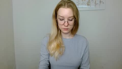 Abby Lovense is active online show from 09-25-25, 10:30