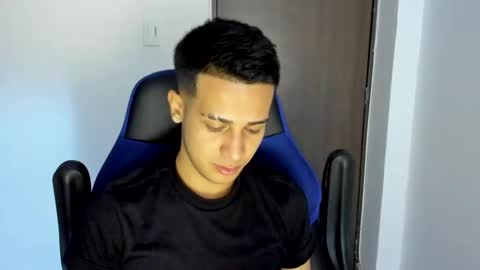 Snapshot of abelasburgo chatting on 02-15-25, 06:55 Independence model AbelAsburgo online show from 02-15-25, 06:55