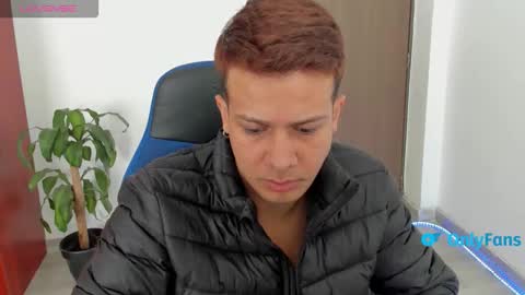 Independence model AbelAsburgo online show from 01-18-26, 02:10