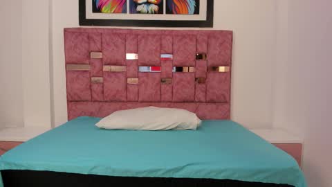 Snapshot of abella_lov chatting on 09-19-25, 12:17 abella_lov online show from 09-19-25, 12:17