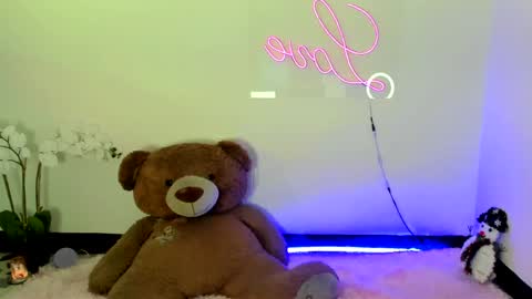 Snapshot of abellaconnor chatting on 01-04-25, 10:13 Abella and Kendra online show from 01-04-25, 10:13