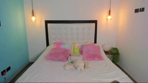 Snapshot of abellaconnor chatting on 03-10-25, 10:34 Abella and Kendra online show from 03-10-25, 10:34