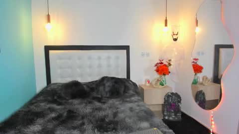 Snapshot of abellaconnor chatting on 10-21-25, 11:27 Abella and Kendra online show from 10-21-25, 11:27