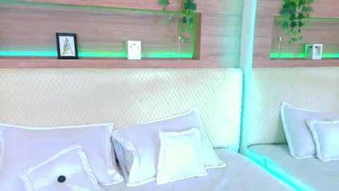 Snapshot of abiehils chatting on 09-10-25, 12:05 abiehils online show from 09-10-25, 12:05