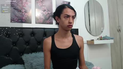 Snapshot of abigail_f00x chatting on 05-19-26, 12:44 Abigail online show from 05-19-26, 12:44