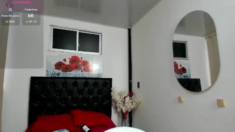 Snapshot of abigail_f00x chatting on 06-08-26, 12:27 Abigail online show from 06-08-26, 12:27