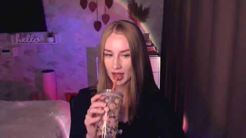 Snapshot of abigail_flex chatting on 10-20-25, 06:41 Anna online show from 10-20-25, 06:41