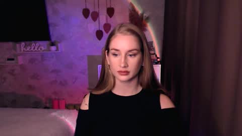 Snapshot of abigail_flex chatting on 11-13-25, 04:39 Anna online show from 11-13-25, 04:39