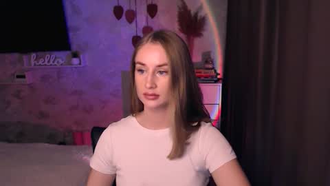 Snapshot of abigail_flex chatting on 11-17-25, 06:46 Anna online show from 11-17-25, 06:46