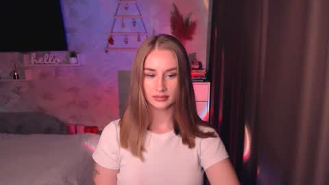 Snapshot of abigail_flex chatting on 11-30-25, 07:18 Anna online show from 11-30-25, 07:18