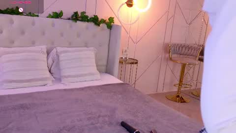 Snapshot of abigailforl chatting on 06-11-26, 05:16 abigailforl online show from 06-11-26, 05:16