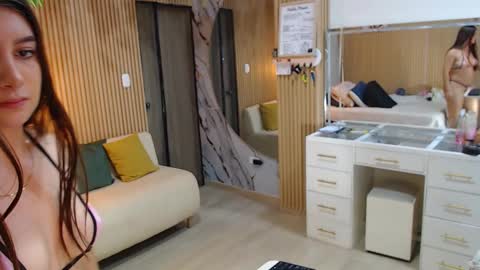 abigailowensss online show from 10-23-25, 08:24