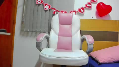 Abigail online show from 02-12-25, 03:07