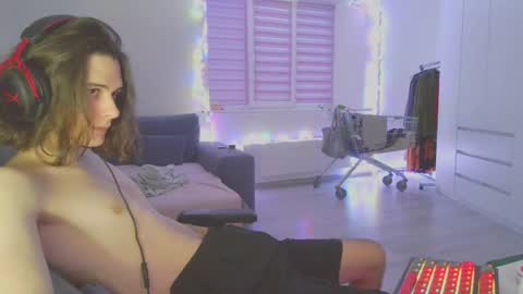 hi  cum in pvt noi extra tip online show from 12-18-24, 11:45