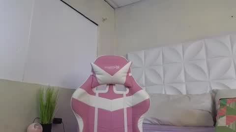 Snapshot of abril1_gh chatting on 01-28-25, 07:21 Abril online show from 01-28-25, 07:21