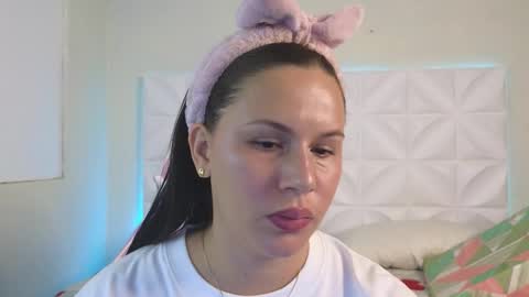 Snapshot of abril1_gh chatting on 02-12-25, 09:31 Abril online show from 02-12-25, 09:31